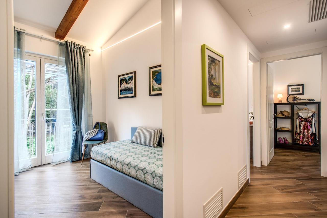 Chez Marie' - Modern Apartment In Countryside Sorrento Eksteriør billede